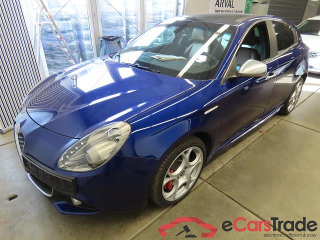 AlfaRomeo Giulietta ´10 ALFA ROMEO Giulietta 2.0 JTDm 20V TCT Lusso 5d 125kW #1