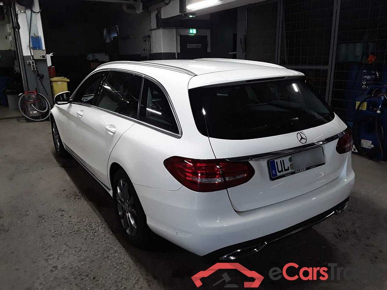 Mercedes_benz C 250 CGI T (205.245) C 250 #3