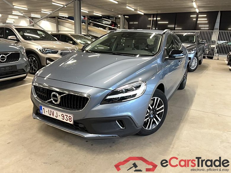 VOLVO - V40 CROSS COUNTRY Plus D2 120PK Pack Syle & Professional & IntelliSafe Pro & Versatility & Winter & Rear Camera