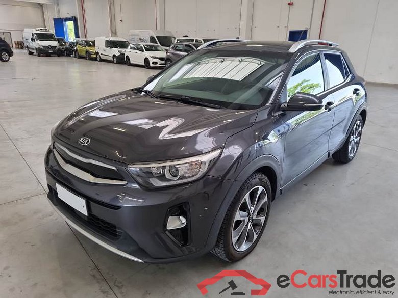 Kia 1 KIA STONIC / 2017 / 5P / SUV 1.6 CRDI ENERGY #1