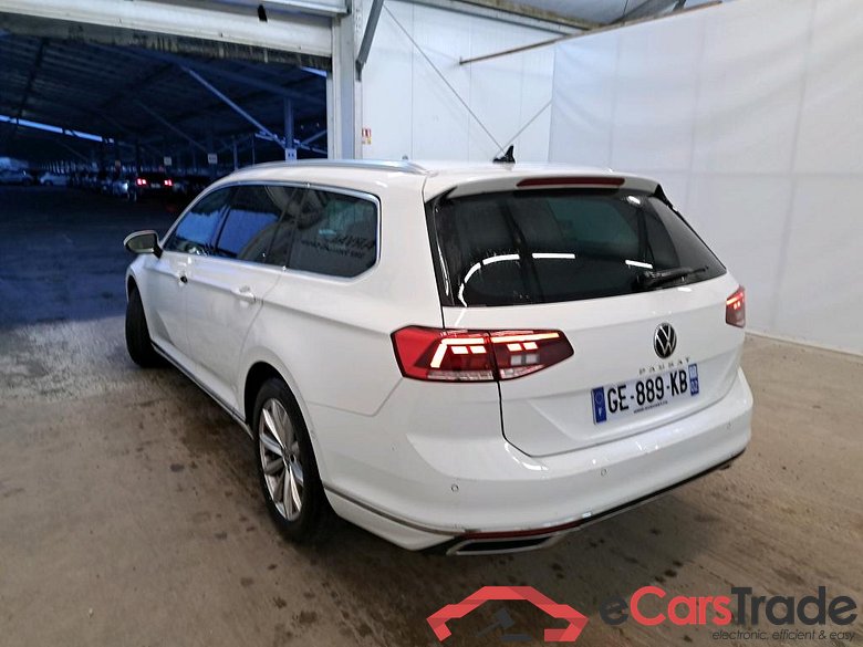Volkswagen 2.0 TDI 150 SCR DSG7 SW LOUNGE VOLKSWAGEN Passat SW / 2019 / 5P / Break 2.0 TDI 150 SCR DSG7 SW LOUNGE #2