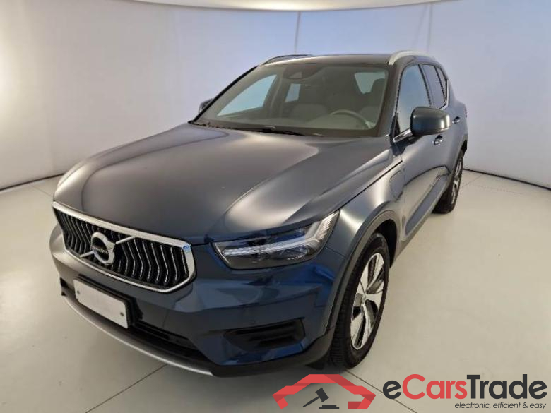 Volvo 235 VOLVO XC40 / 2017 / 5P / SUV T4 PLUG-IN HYBRID AUTO RECH INSCRIP EXPR