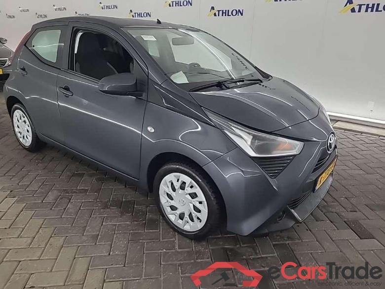 TOYOTA Aygo 1.0 VVT-i x-play 5D 53kW #2