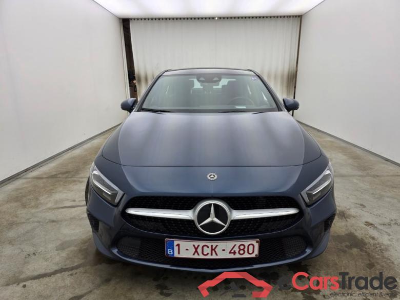 Mercedes-Benz A-Klasse Limousine A 200 Launch Edition Aut. 4d #1