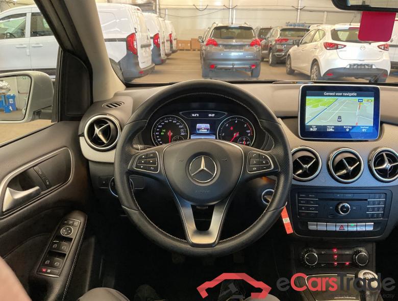 Mercedes B 180d Urban LED-Xenon Command Navi Sport-Leather Klima PDC ... #5