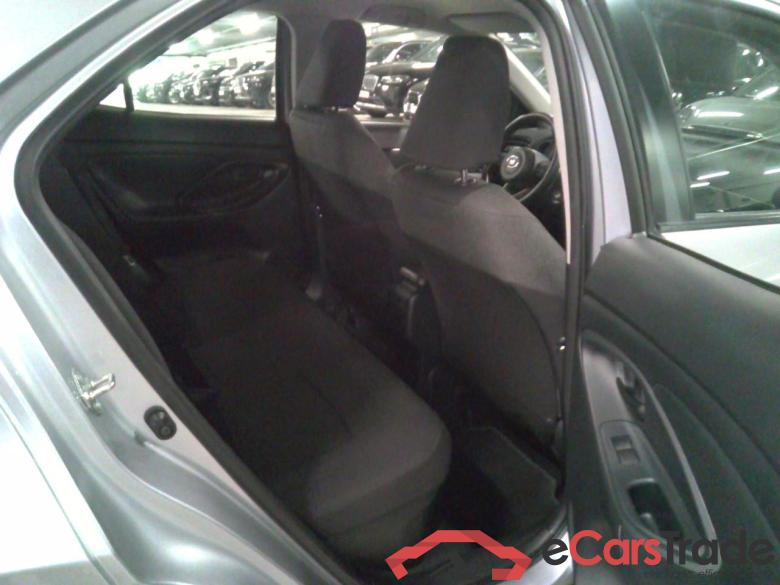 Yaris Cross 1,5 HEV 2WD Dynamic #6