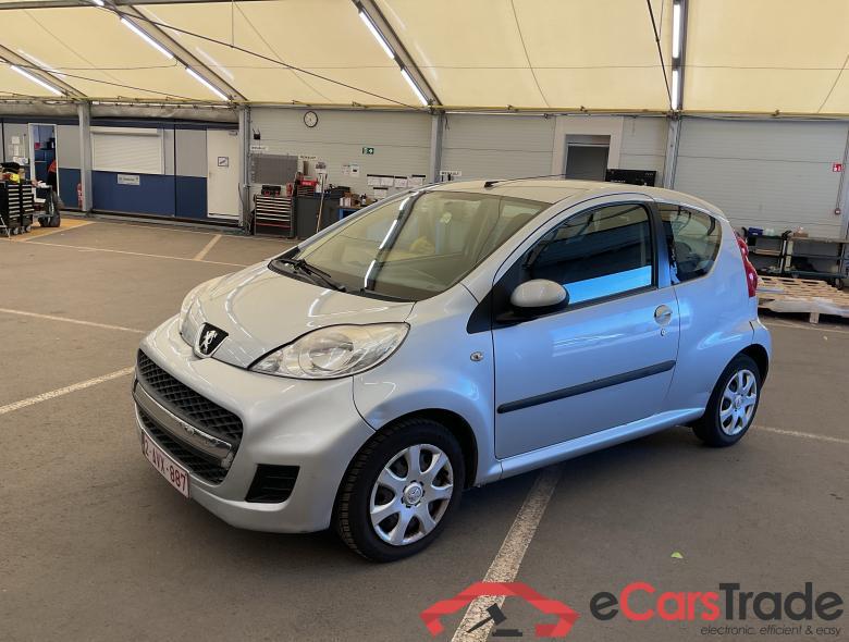 PEUGEOT 107 1.0i Urban Move #1
