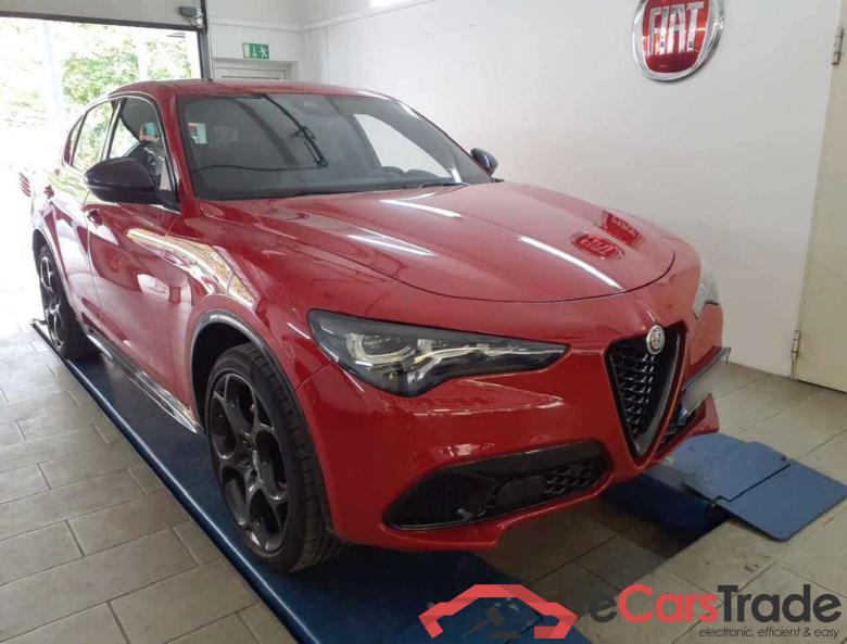 Alfa_romeo Competizione Q4 Stelvio 2.0 Turbo AT8 #4