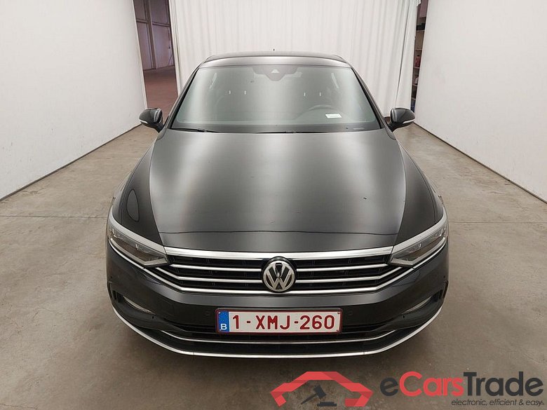 Volkswagen Passat 1.6 TDI SCR DSG7 Elegance Business 4d