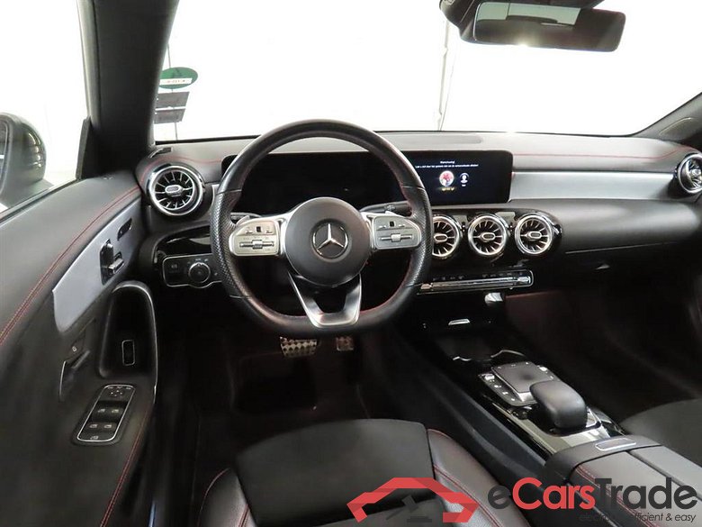 MERCEDES-BENZ CLA Shooting Brake 200 Bns Sol. AMG #3