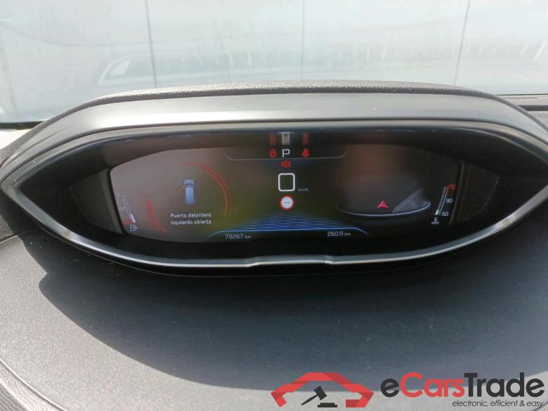 Peugeot Allure 1.2L PureTech 96kW (130CV) EAT8 PEUGEOT 5008 / 2017 / 5P / todoterreno Allure 1.2L PureTech 96kW (130CV) EAT8 #4