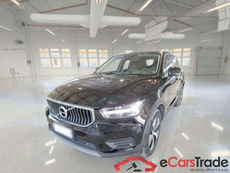 Volvo 78 VOLVO XC40 / 2017 / 5P / FUORISTRADA T4 PLUG-IN HYBRID AUTO RECH INSC EXPR N1