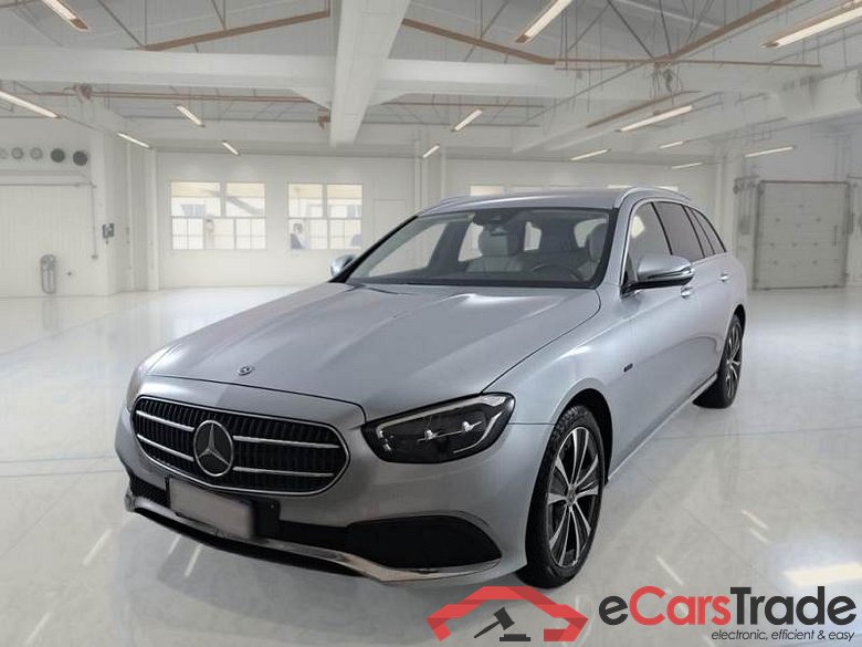 Mercedes 83 MERCEDES-BENZ CLASSE E / 2016 / 5P / STATION WAGON E300 DE AUTO EQ-POWER SPORT #1
