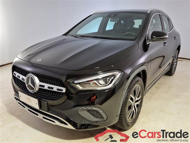 Mercedes 31 MERCEDES-BENZ GLA / 2020 / 5P / CROSSOVER GLA 180 D AUTOMATIC SPORT PLUS #1