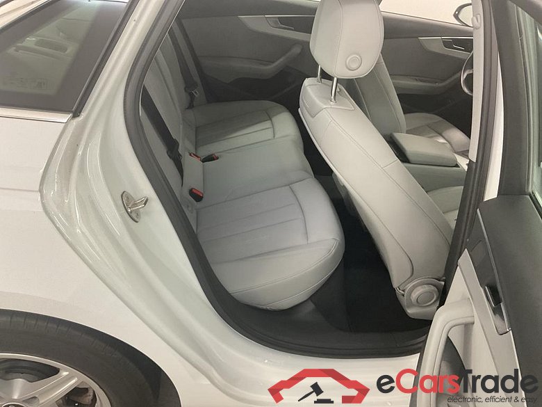 AUDI A4 2.0 30 TDI 100KW S TR BUSINESS EDITION Assistance Tour #6