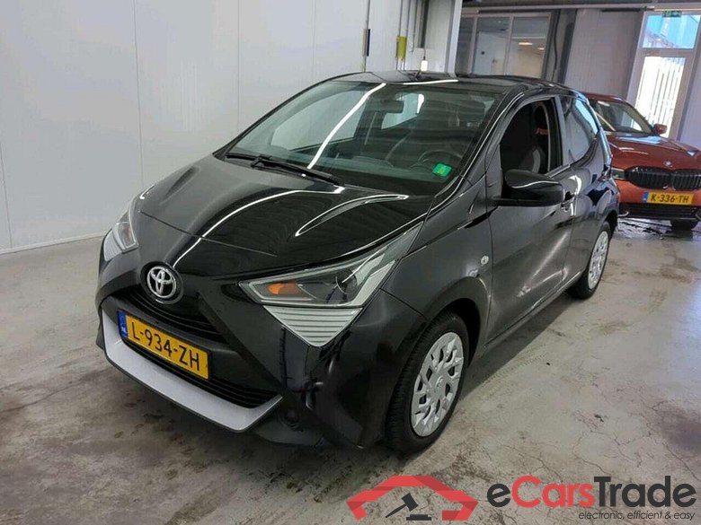 TOYOTA Aygo 1.0 VVT-i x-play #1