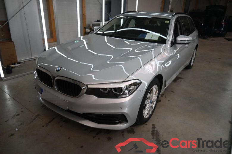 BMW 5-Serie Touring ´16 Baureihe 5 Touring 520 d Sport Line 2.0 140KW AT8 E6dT
