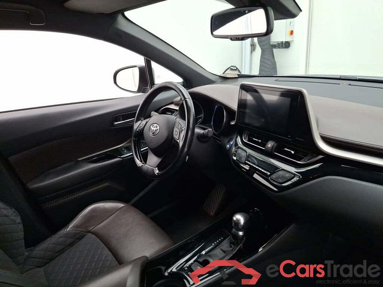 TOYOTA C-HR 1.8 Hybrid Executive CVT #3