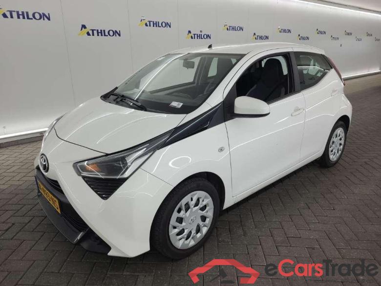 TOYOTA Aygo 1.0 VVT-i x-play 5D 53kW #1