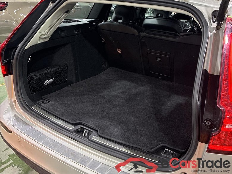 VOLVO V60 DIESEL - 2018 2.0 D3 Momentum Pro #4