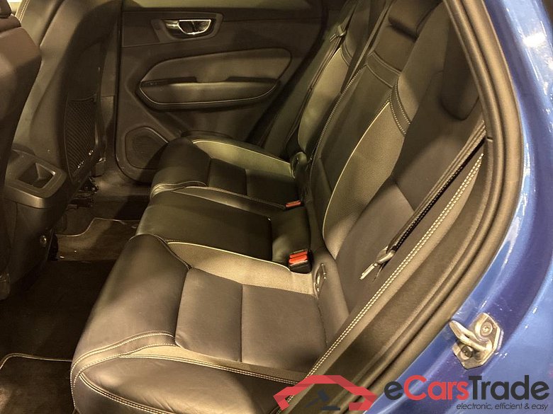 VOLVO XC60 - 2017 2.0 T4 R-Design Geartronic STOCK #3