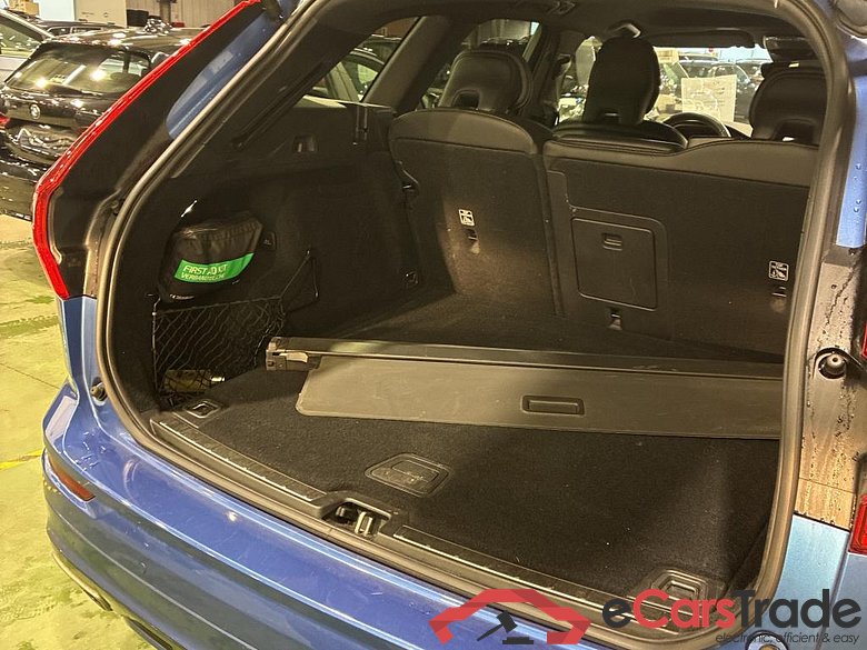 VOLVO XC60 - 2017 2.0 T4 R-Design Geartronic STOCK #4