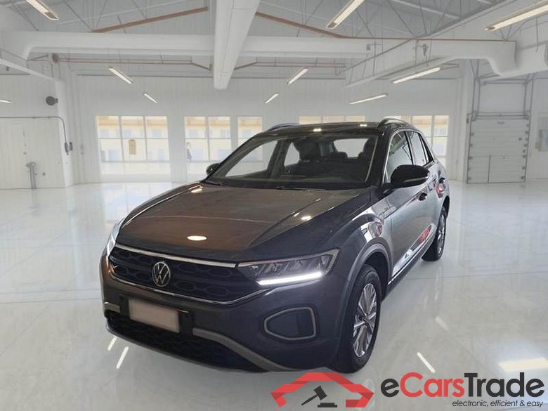 Volkswagen 1 VOLKSWAGEN T-ROC / 2021 / 5P / SUV 2.0 TDI SCR LIFE