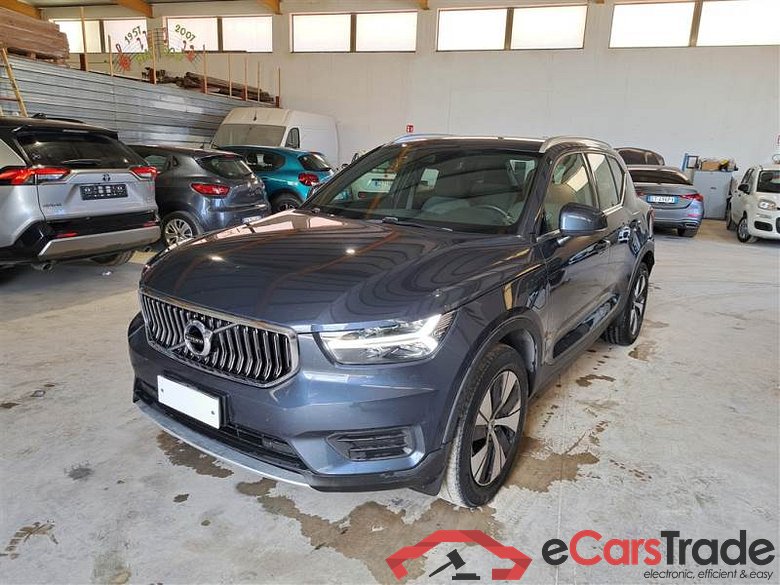 Volvo 78 VOLVO XC40 / 2017 / 5P / FUORISTRADA T4 PLUG-IN HYBRID AUTO RECH INSC EXPR N1