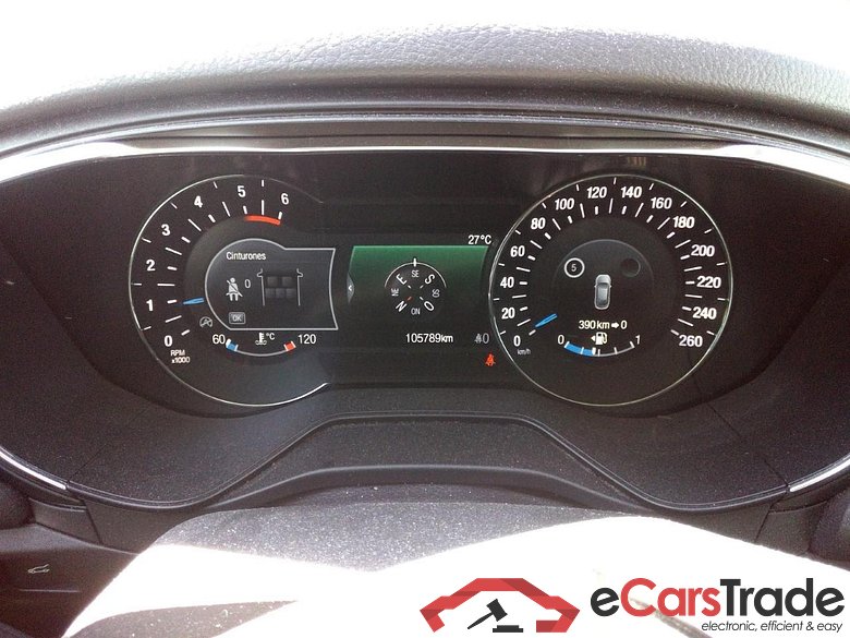 Ford 2.0 TDCi 110kW (150CV) Titanium 235 FORD Mondeo / 2014 / 5P / berlina con portón 2.0 TDCi 110kW (150CV) Titanium 235 #4