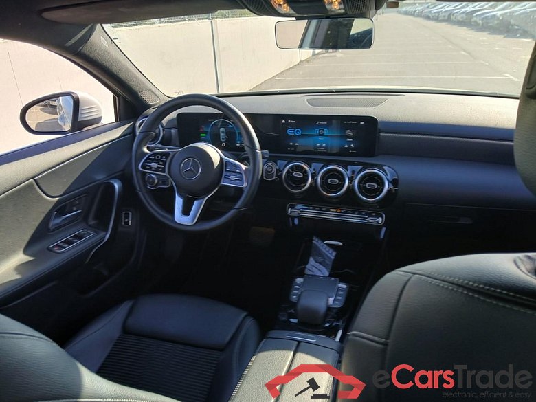 Mercedes Sedán A 250 e Clase A A 250 e (177.186) 1.3 215CV AT8 E6d #3