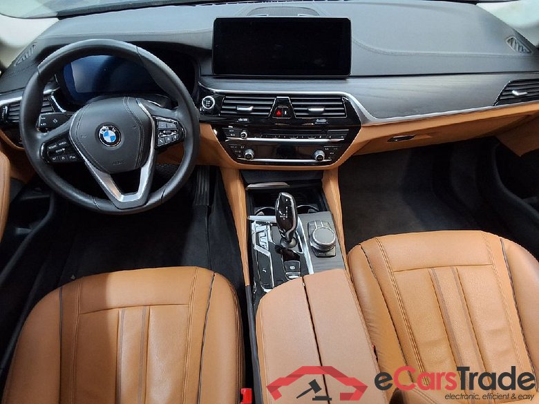 BMW 5-Serie Touring ´16 Baureihe 5 Touring 530 d Luxury Line 3.0 210KW AT8 E6d #3