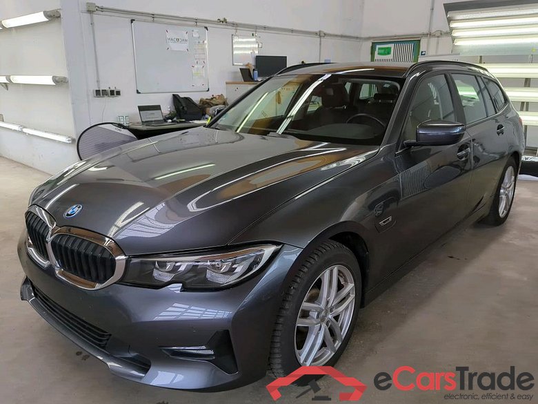 BMW 3-Serie Touring ´18 Baureihe 3 Touring 330 e Advantage 2.0 185KW AT8 E6d #1
