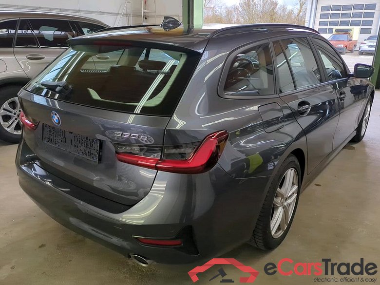 BMW 3-Serie Touring ´18 Baureihe 3 Touring 330 e Advantage 2.0 185KW AT8 E6d #2