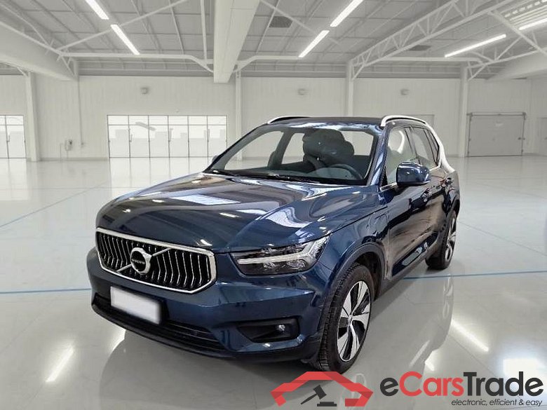 Volvo 228 VOLVO XC40 / 2017 / 5P / SUV T5 PLUG-IN HYBRID AUTO RECH INSCRIP EXPR