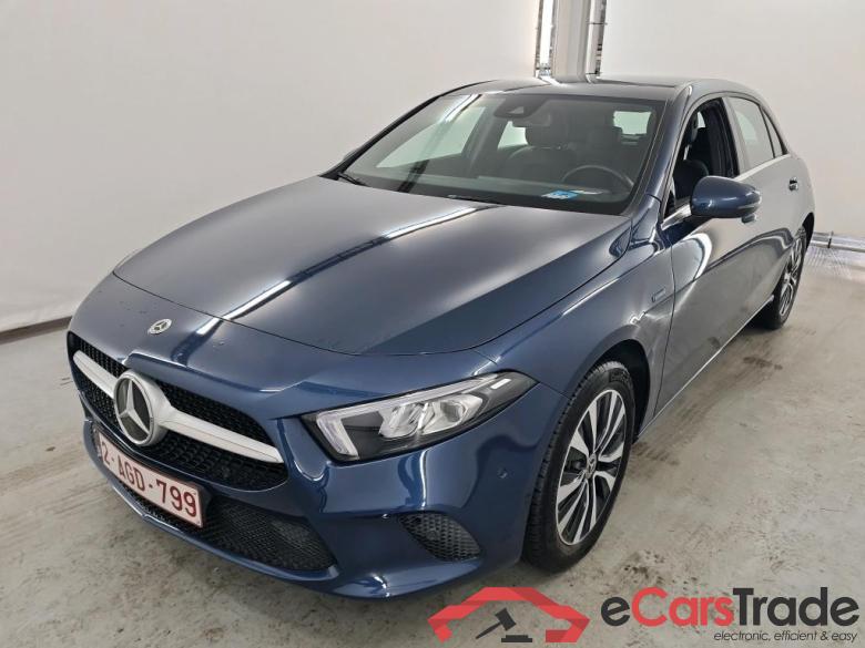 MERCEDES-BENZ A-CLASS 1.3 A 250 E DCT Advantage #1