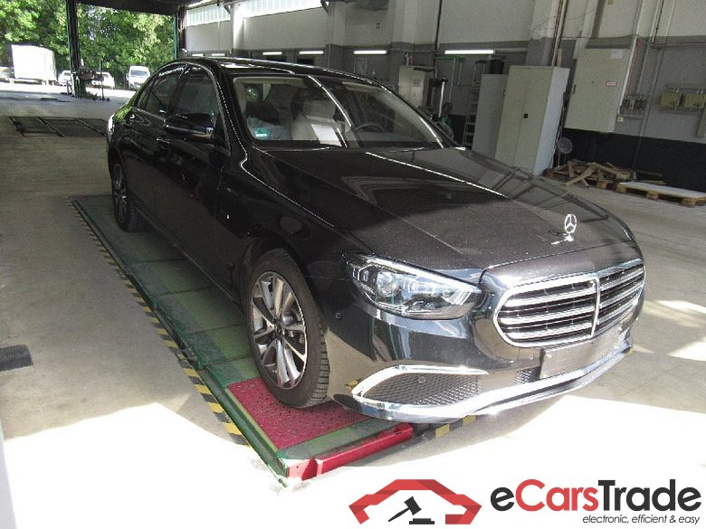 Mercedes-Benz E -Klasse Lim. (BM 213)(08.2016->) DE - Lim4 E 300 de EU6d, de Exclusive 4Matic (EURO 6d), (Facelift) 2020 - 2023 #2