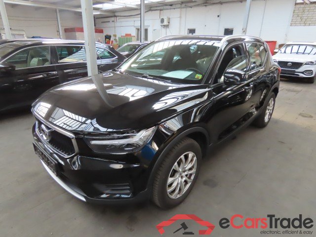 Volvo XC40 ´17 XC40 Momentum Pro 2WD 2.0 D3 110KW MT6 E6dT #1