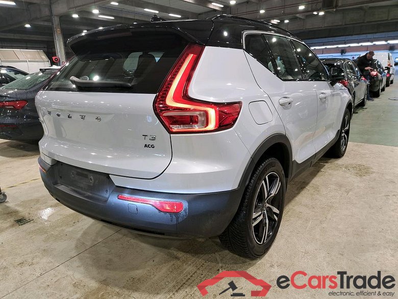 VOLVO XC40 1.5 T3 R-Design #2