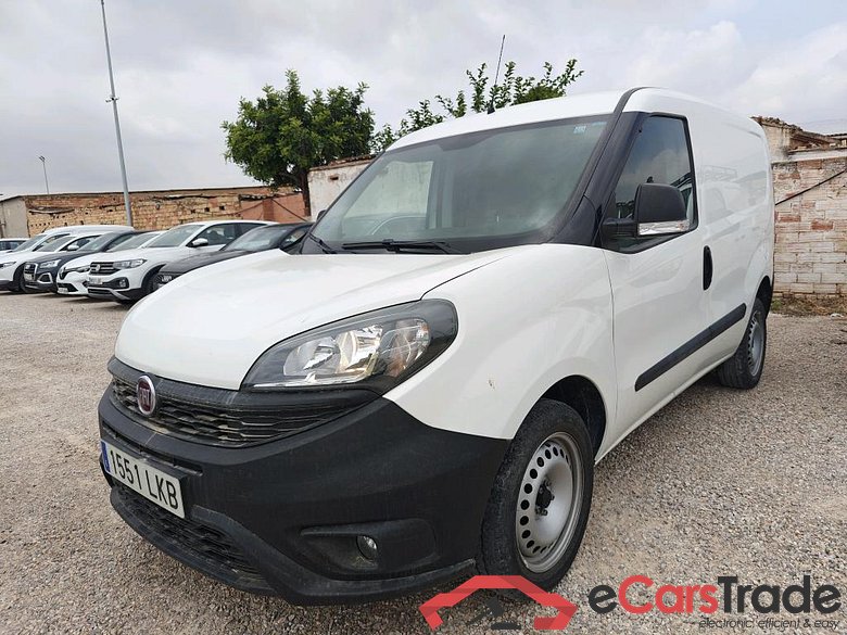 Fiat Cargo Base Plus 1.4 Tjet 89kW GNC FIAT Doblò Cargo/2015/3P/furgón derivado de turismo Cargo Base Plus 1.4 Tjet 89kW GNC