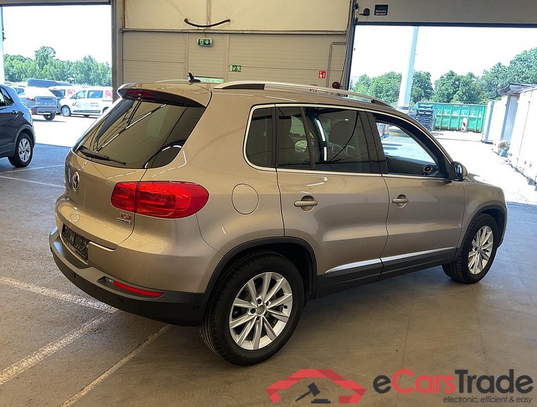 VOLKSWAGEN Tiguan Tiguan Sport & Style 1.4 TSI BlueMotion Technology 118 kW (160 ch) 6 vitesses manuel #2