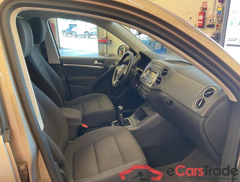 VOLKSWAGEN Tiguan Tiguan Sport & Style 1.4 TSI BlueMotion Technology 118 kW (160 ch) 6 vitesses manuel #5