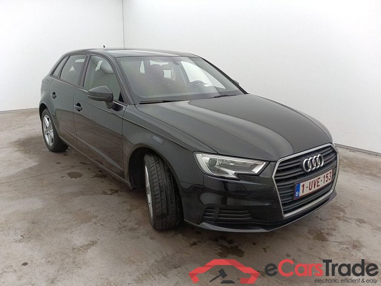 Audi A3 Sportback 1.6 TDi 85kW S tronic Business Edition 5d #3