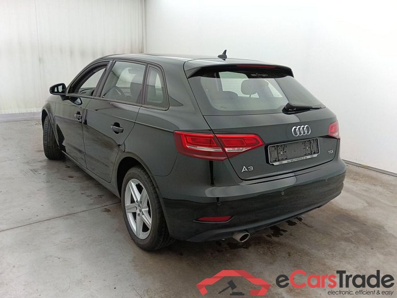 Audi A3 Sportback 1.6 TDi 85kW S tronic Business Edition 5d #4