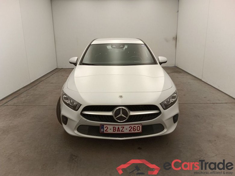 Mercedes-Benz A-Klasse A 250 e Business Solution 5d #2