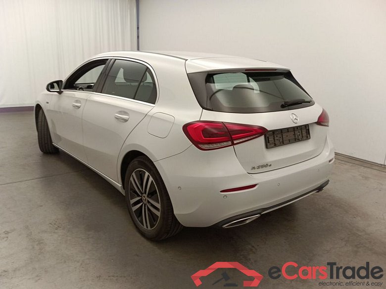 Mercedes-Benz A-Klasse A 250 e Business Solution 5d #4