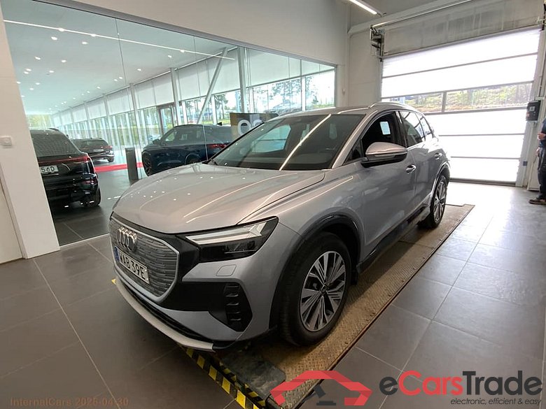 Audi Proline advanced, interiörpaket, advanced-exteriör, Sonos, förarkomfortpaket Q4 40 E-TRON