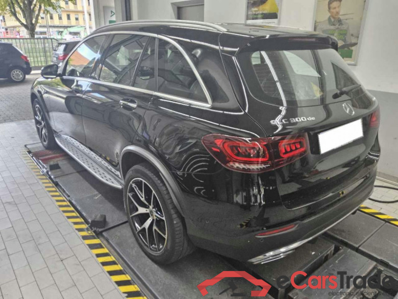 Mercedes-Benz GLC -Klasse (BM 253)(06.2015->) DE - SUV5 GLC 300 de EU6d, de AMG Line 4Matic (EURO 6d), (Facelift) 2020 - 2022 #4