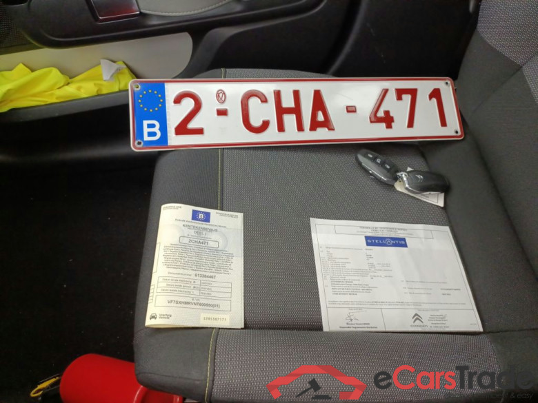 Citroën C3 1.2 PureTech 83 S&S MAN Shine 5d #4