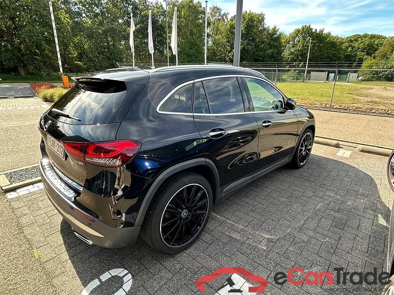 Mercedes GLA 200d AMG Aut. LED-Multibeam Widescreen Burmester Ambient Navi 1/2 Sport-Leather-Alcantara KeylessGo Camera Klima PDC ... #4