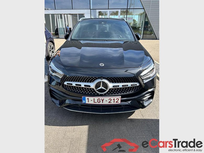 Mercedes GLA 200d AMG Aut. LED-Multibeam Widescreen Burmester Ambient Navi 1/2 Sport-Leather-Alcantara KeylessGo Camera Klima PDC ... #1